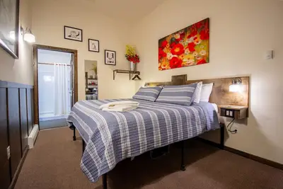 Abode Well King Studio - Private Entry, Bathroom