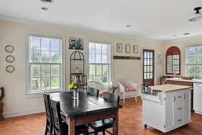 Image de Cottage on Capital Trail | 2br | Incredible Views