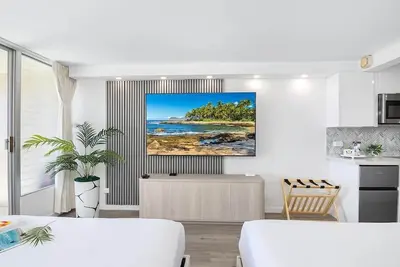 Image de Newly Renovated w/ Ocean View Near Waikiki Beach