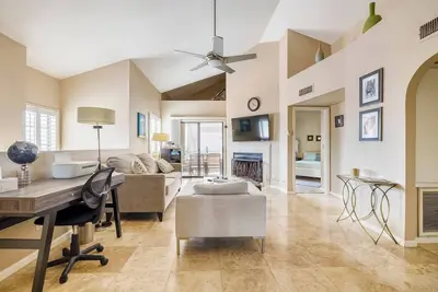 Image de Super Central Scottsdale Location, 2-Bedroom 2-Bath 2 Balcony, Cozy Corner Condo