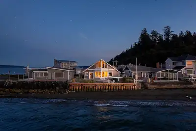 Image de Escape to Serenity: Charming Beach Cottage Retreat on Whidbey Island Awaits!