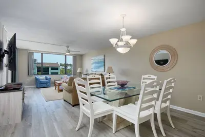 Image de Beachfront Condo at Loggerhead Cay Summer Savings!