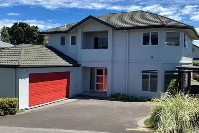 Image de Big Red Door on Lismore