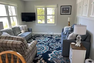 Image de North East Lake House Unit #1 with Private Deck