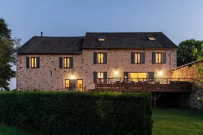 Image de Ancienne ferme rénovée idéale pour les familles et les groupes