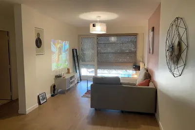 Image de Superbe appartement avec balcon et parking   avec toutes les commodités.