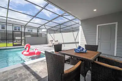 Image de Family Friendly 5Bd Near Disney @ Windsor Cay 1269