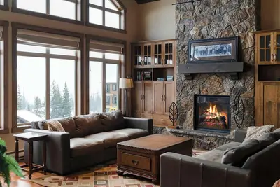 Image de Alpine Penthouse | Priv. Hot Tub & Ski In\/Ski Out
