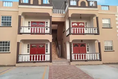Image de Apt #2 - charming 2-bedroom apartment near beach-WiFi, Ac in Christ Church