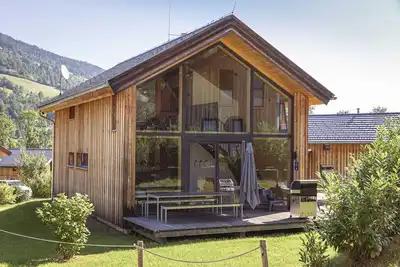 Image de Superior Chalet # 28 with sauna & whirlpool