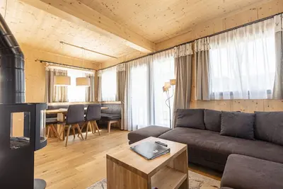 Image de Chalet # 55 mit 2 Schlafzimmer, Sauna & Whirlpool