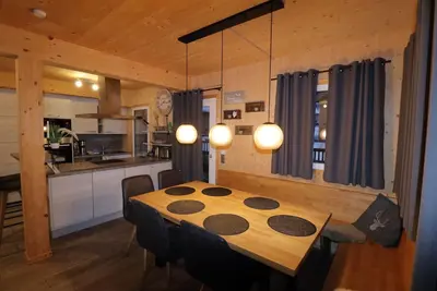 Image de Chalet # 59 with 4 Bedrooms, sauna & whirlpool