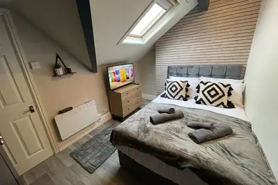 Image de Manchester's Vibrant and Cozy Studio Apartment - Central Location
