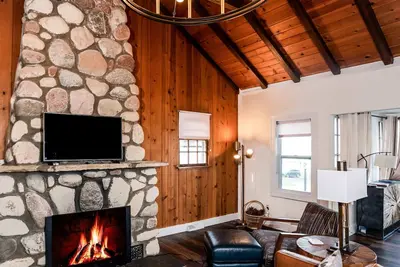 Image de Como Cabin – Action Packed 4 Bdr w/ Guest Home!