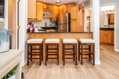 Image de Stay in Abbey Springs! 2 Bdr w/ Resort Amenities