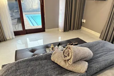 Image de Modern lovely 3 bedroom retreat with pool and kitchen with essentials