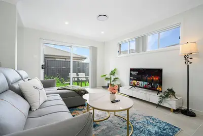 Image de Denham Court 4Br with Central Ac & WiFi near Coles
