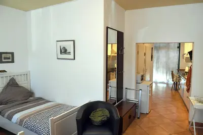 Image de 15 min from Neuss main station. Apartment for rent in quiet residential street.