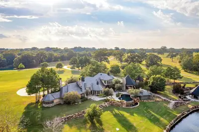 Image de Lux Ranch on 1, 700 acre playground! Swim Fish Hunt
