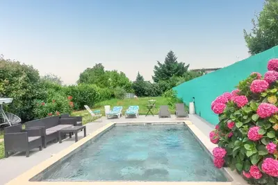 Image de Homerez - Villa spacieuse avec piscine à Saint-Fons