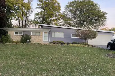 Image de Charming remodeled 2-bedroom furnished home in safe, delightful Menomonee Falls