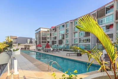Image de Plaza 3. 14 Walking distance to the Beach and Restaurants! ! Spacious  2br Condo! !