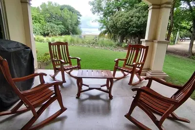 Image de Amazing 3 bedroom Rio Dulce Condo w\/beachfront views and pool in Hacienda Iguana