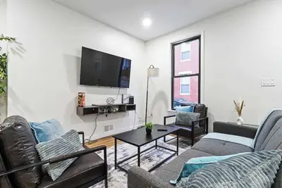 Cozy Pittsburgh House: Fire Pit, Free WiFi!