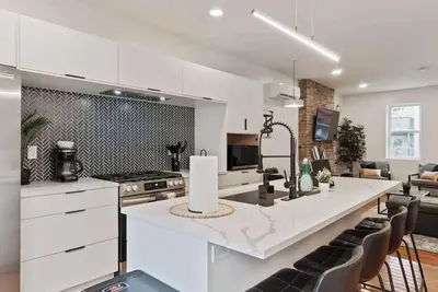 Image de Special 2 Homes – 6br Duplex | Perfect for Groups!