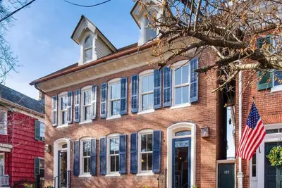 Image de Historic luxury townhouse in the heart of downtown Chestertown