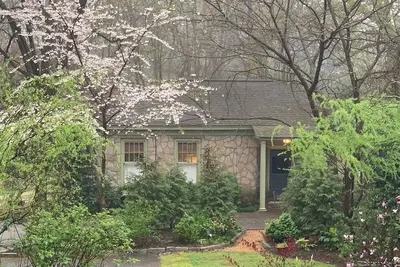Image de DesignerCottage-Heart of 5 Points 2BR1Bath+Kitchen
