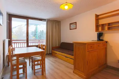 Image de 20m du centre station, 1er étage, balcon, casier à ski, 33m², Les 2 Alpes