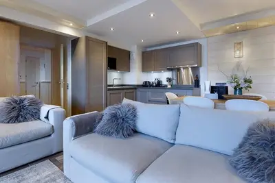 Image de Wifi, à 150m des pistes de ski, 2ème étage, terrasse, parking, télévision, 81m², Courchevel