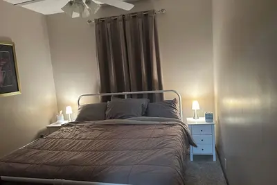 Image de 3-bedroom house in charming Loup City with Ac
