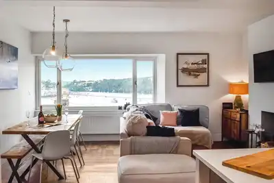 Image de A beautiful period townhouse, just a short walk from Polruan harbour.
