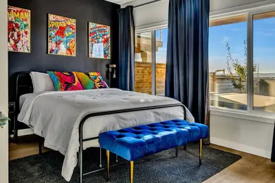 Image de Modern Walk-Out Suite + Den, 1br Suite with Patio, Full Kitchen & Free Parking