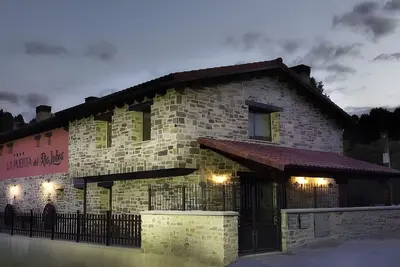 Image de Maison de campagne \"La Puerta Del Rio Lobos\" avec vue montagne, piscine privée et Wi-Fi