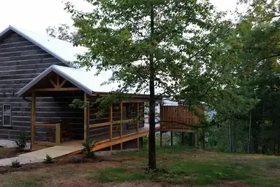 Image de Breathtaking Bluff View Cabin. \nCome here for amazing views and solitude.