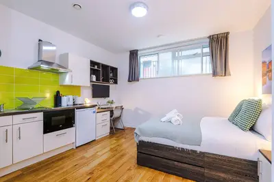 Image de Appartement-Budget-Sdb privée avec douche-Basement Double