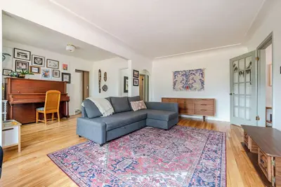 Image de Stirling Family Home, an eclectic home near downtown Penticton