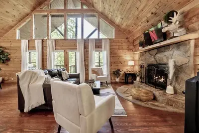 Image de Mtn Views | Sleeps 8, Hot Tub | Pool & Tennis
