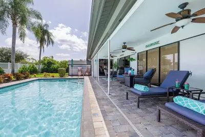 Image de 2 Mi to Marina: Home w\/ Patio in North Fort Myers!