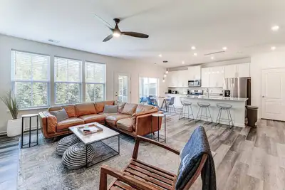 Image de 5 Mi to Bethany Beach: Resort-Style Gem w/ Pools!