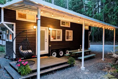 Image de Cozy Tiny Home - Farm Stay - Near Qualicum Beach