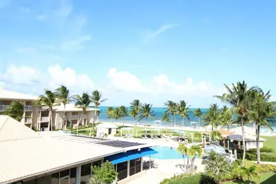 Image de Carribean Dream! 3 Island View Units, Oceanfront, Minutes to Seven Mile Beach!