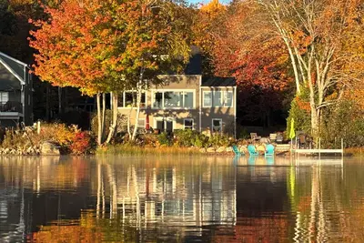 Image de New Listing With Experienced Super Host- Lakefront Home Near Portland