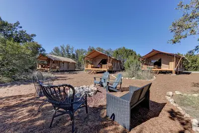 Image de Book all 5 tents at 12 Fires Winery, Hill Country