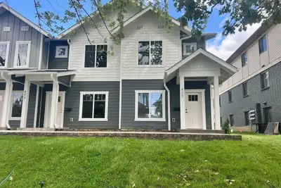 Image de 408 Entire 3 Bedroom Townhouse