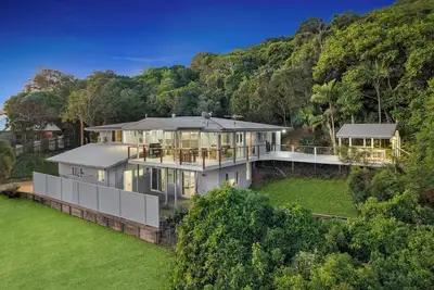 Image de 'Capricorn Views Yeppoon' Pet friendly 4 bedroom house in the heart of town