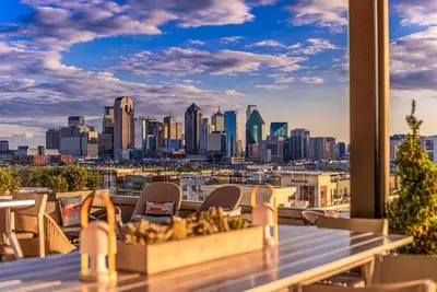 Image de Uptown Dallas stay with a rooftop lounge